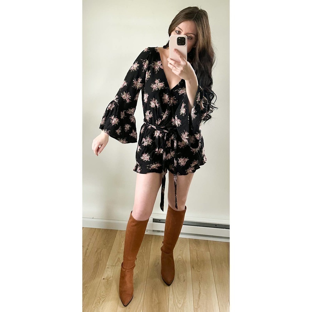 American Eagle Black Pink Floral Flare Sleeve Belted Boho Romper Small